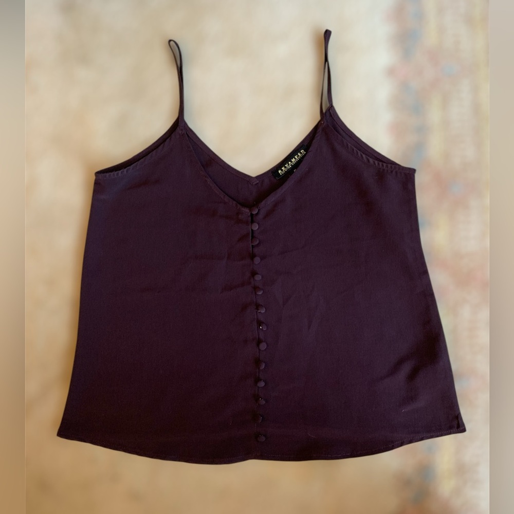 🚨Flash Sale🚨NWOT Preppy Sleeveless Button Detail Tank Top in Eggplant Small
